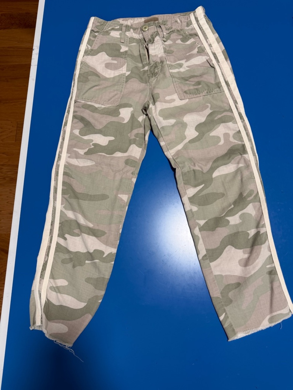 MOTHER Camouflage Ankle Pants with Side Stripe. Size 25. Excellent Condition.